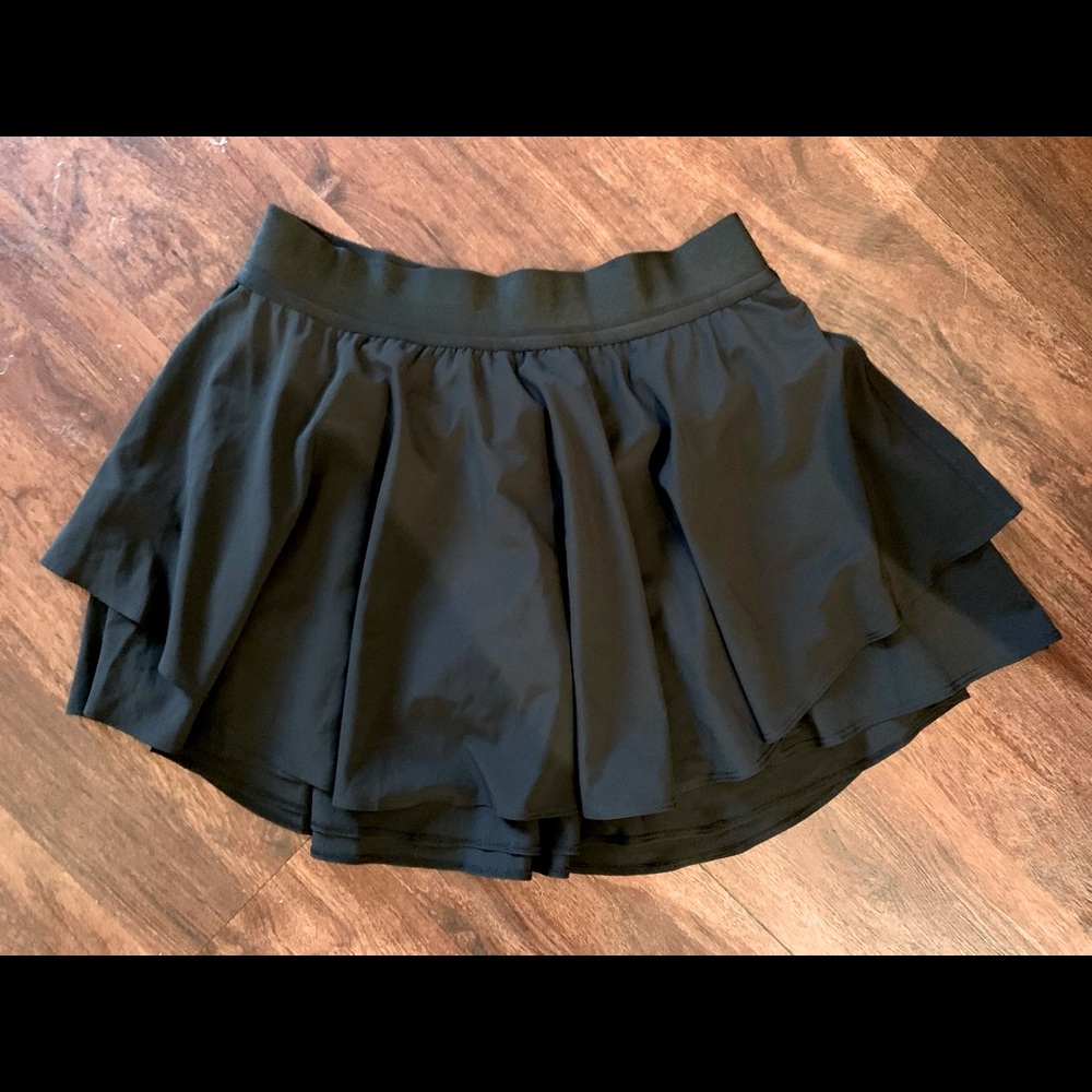 NWOT Lululemon Court Rival Skirt Black Size 10T